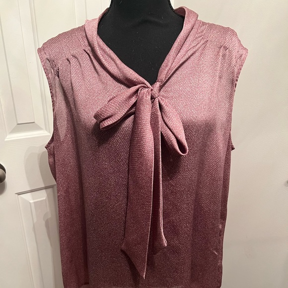 Beautiful light purple blouse - Picture 1 of 3